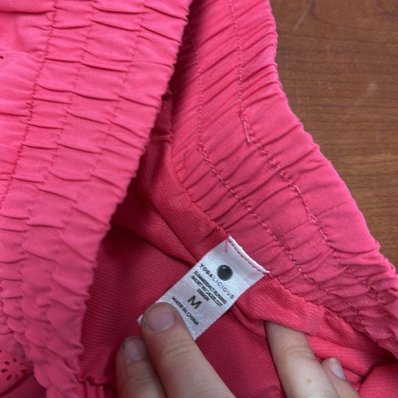 Yogalicious eyelet shorts M // 082715 - Picture 2 of 2
